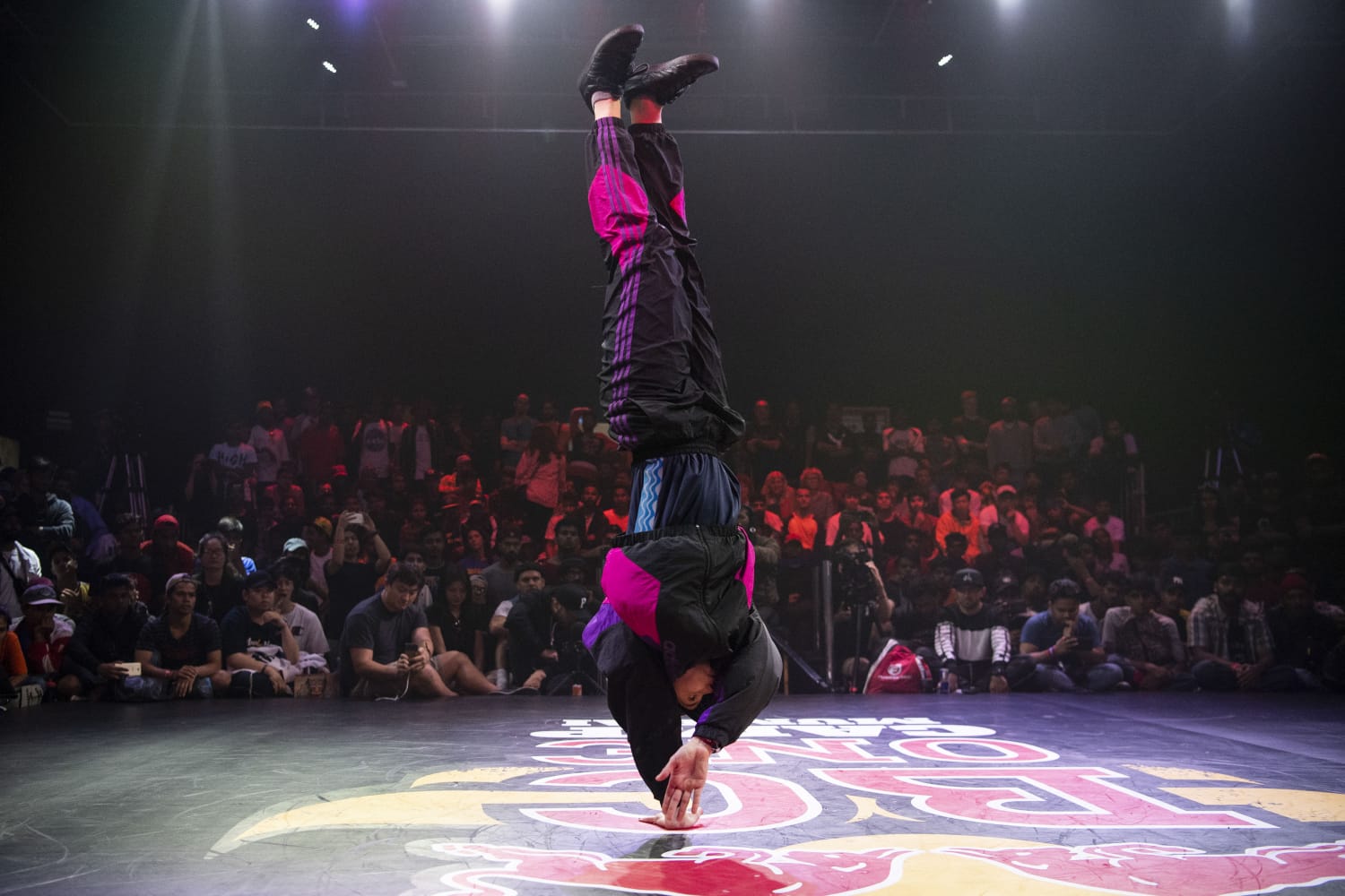 WAT IS BREAKDANCE